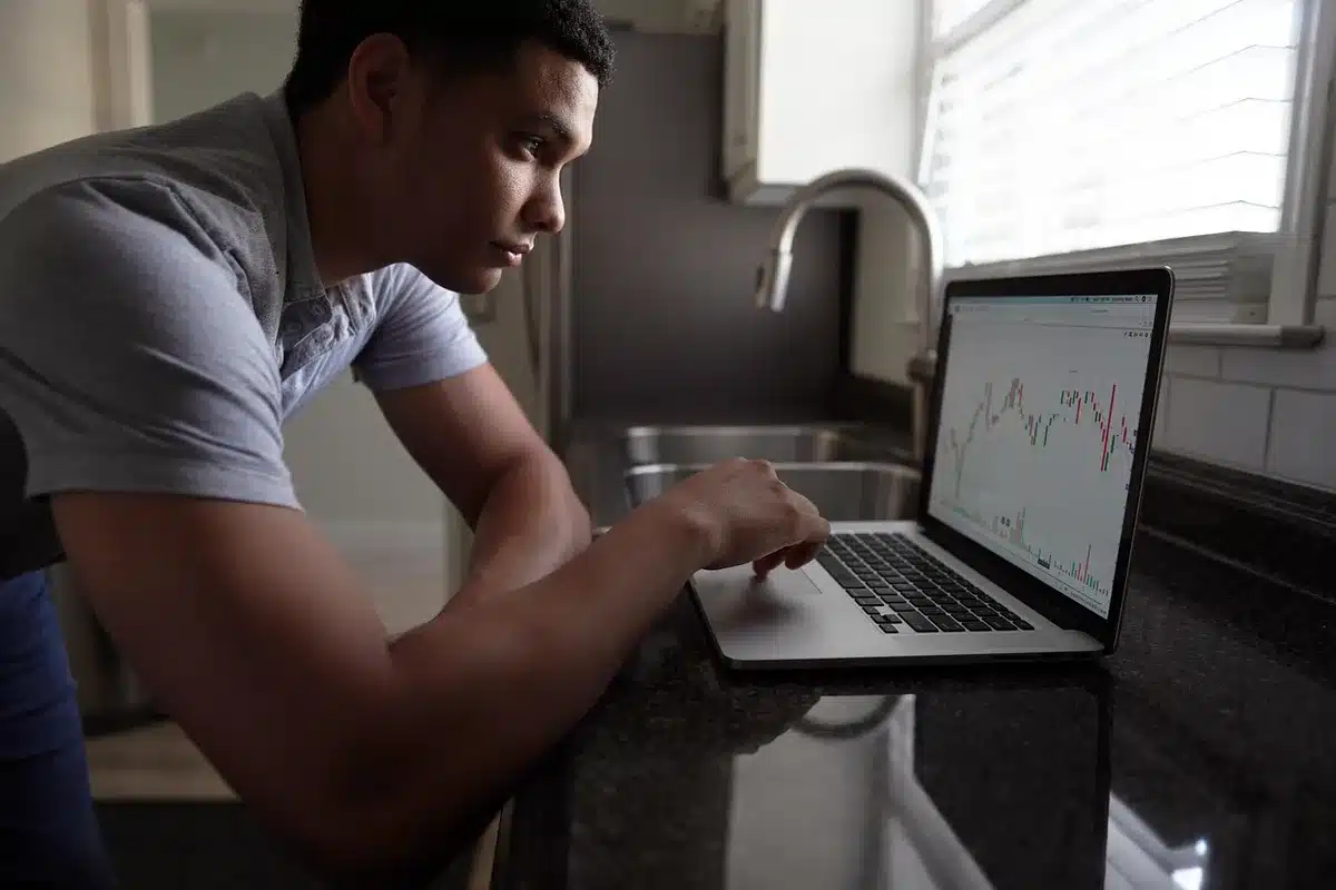 Close-up of charts comparing mutual fund expense ratios
